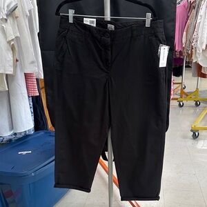 crown & ivy Classic Black Capris